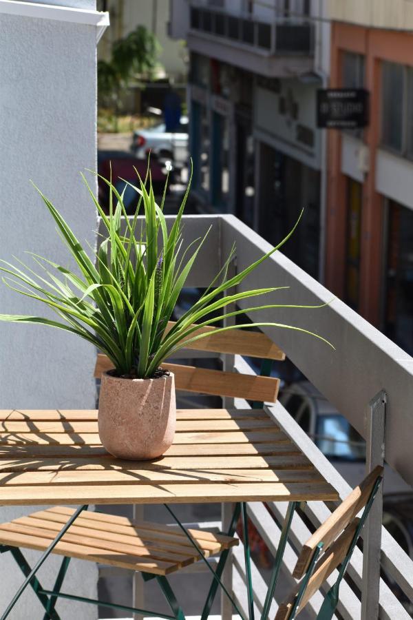 Olive - Happyhostgr - Downtown Apartment Wolos Zewnętrze zdjęcie