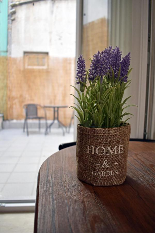 Olive - Happyhostgr - Downtown Apartment Wolos Zewnętrze zdjęcie