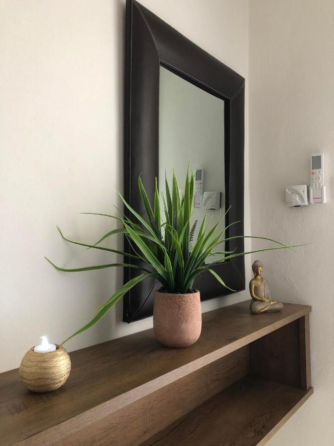 Olive - Happyhostgr - Downtown Apartment Wolos Zewnętrze zdjęcie